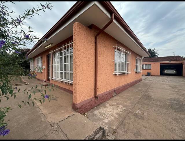3 BEDROOM HOUSE FOR SALE IN VANDERBIJLPARK CW 5